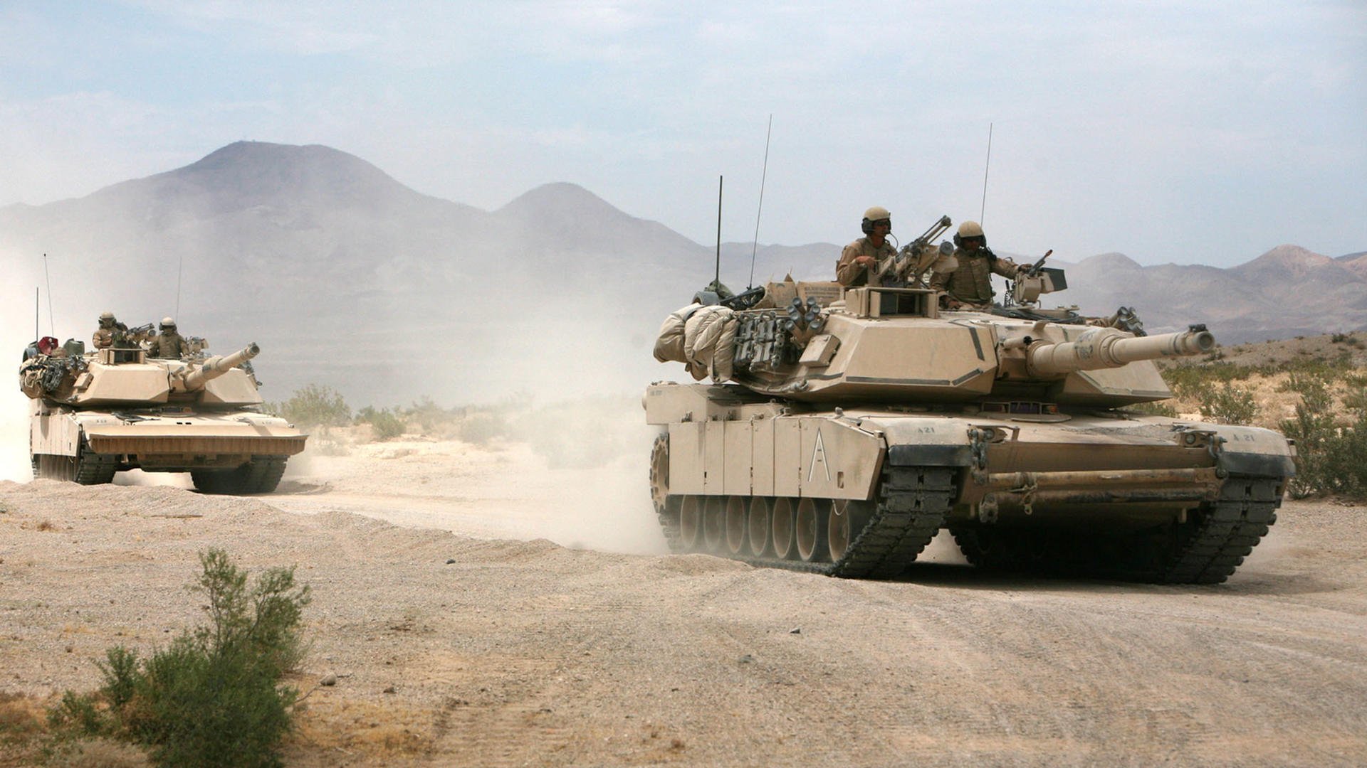 爱游戏体育app-国足公布27人名单，备战世预赛关键战，国足最新国家队23人大名单