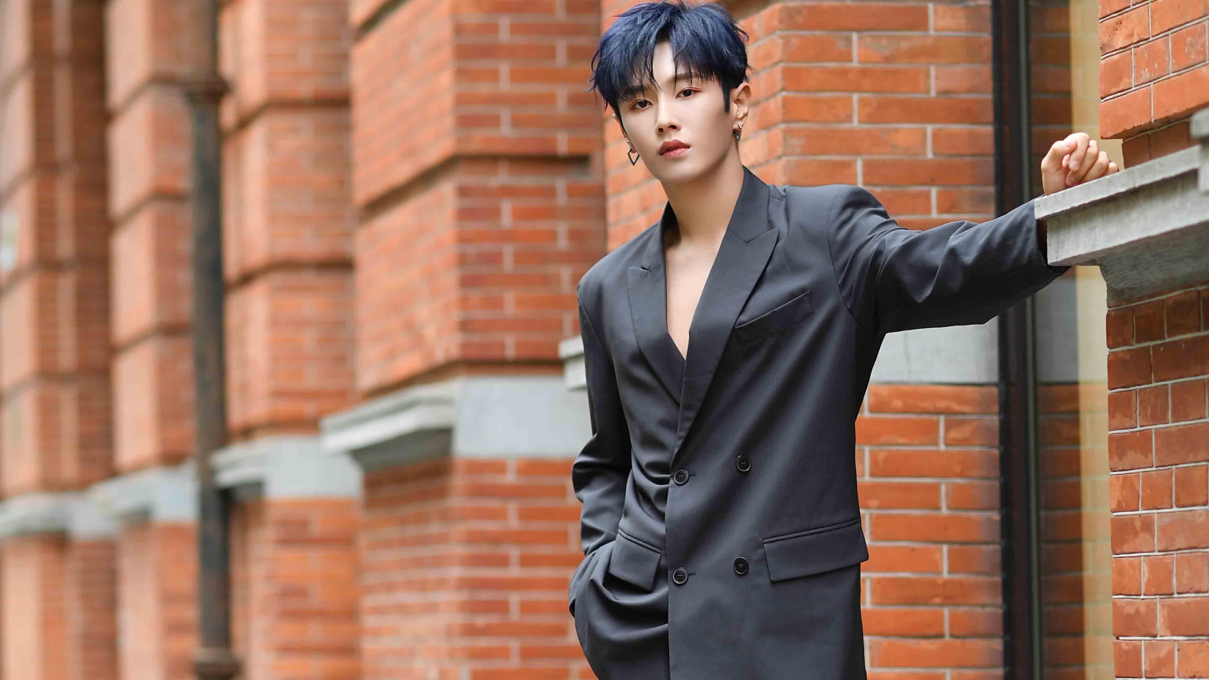 爱游戏体育平台-边锋表现夺目，带领球队取得连胜，边锋是干什么的